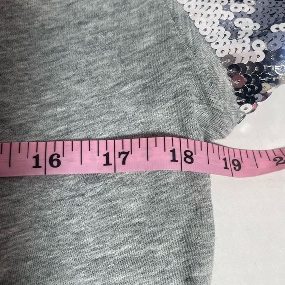 BNWOT Victoria’s Secret PINK Gray knitsequin short sleeve tshirt S PRICE FIRM - Picture 3 of 11